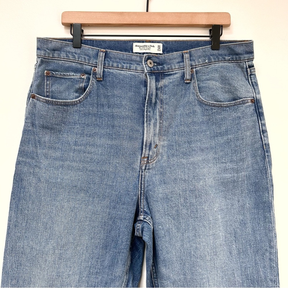 Abercrombie & Fitch Ankle Straight Ultra High Rise Medium Wash size 32 / 14 - Picture 4 of 14